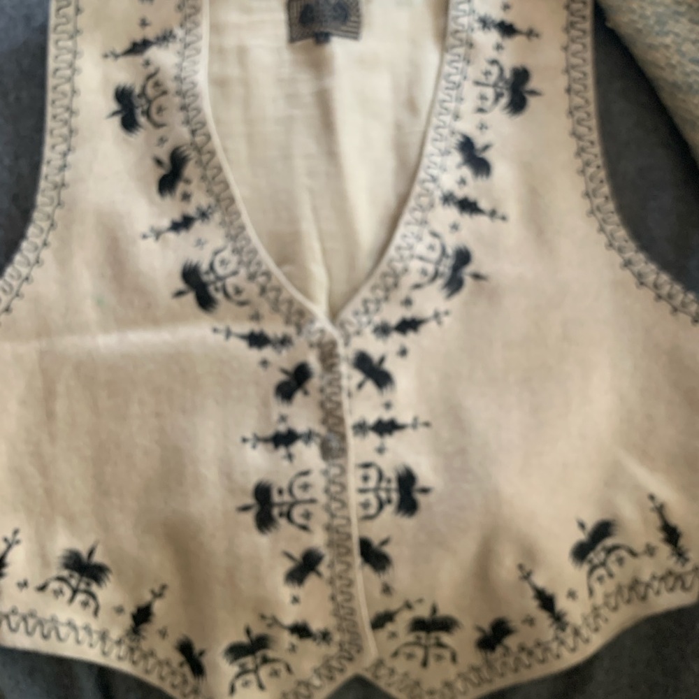 New Directions Cream and Black Embroidered Vest